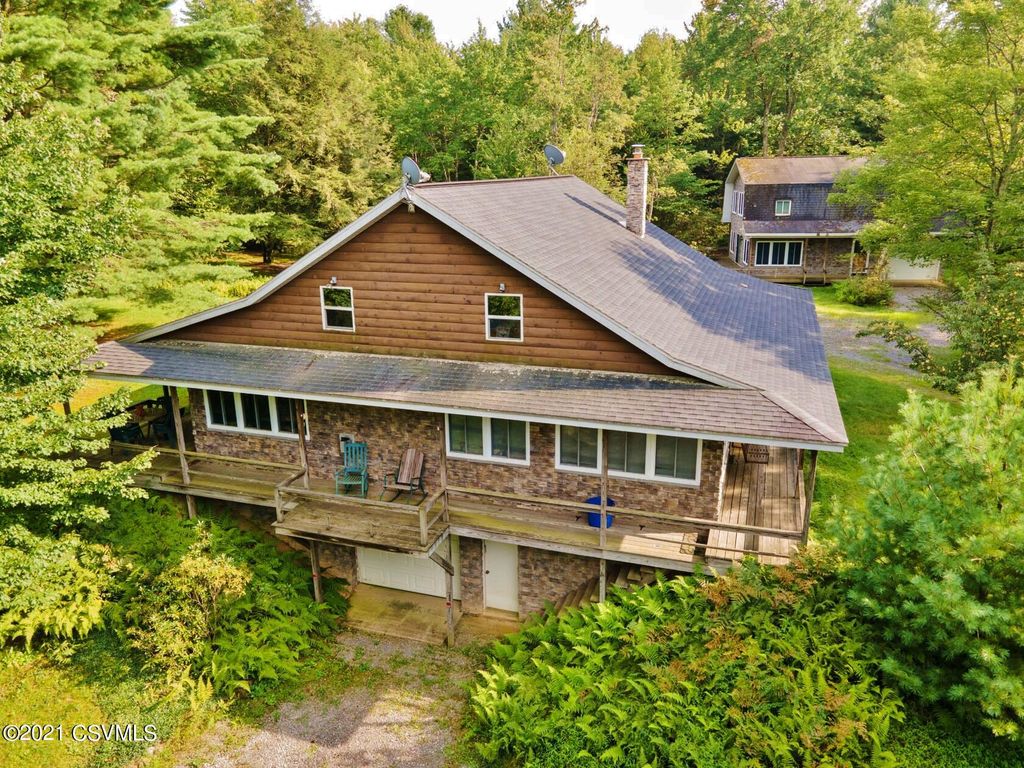 581 Wagmyr Ln, Loganton, PA 17747