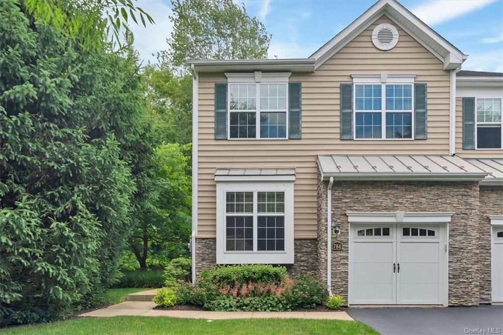 784 Huntington Drive, Fishkill, NY 12524 Townhouse for Sale MLS H6314975