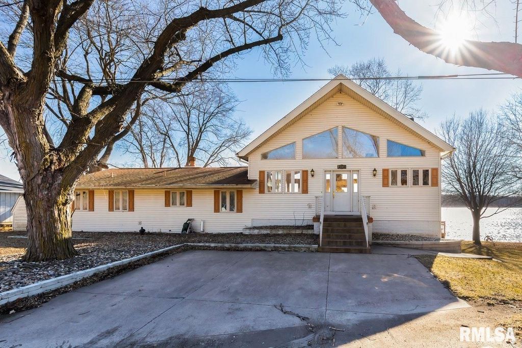 23985 Great River Rd, Le Claire, IA 52753 Trulia