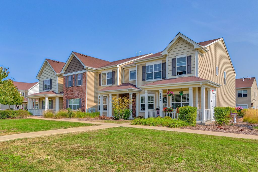 1241 Ritter St, North Aurora, IL 60542