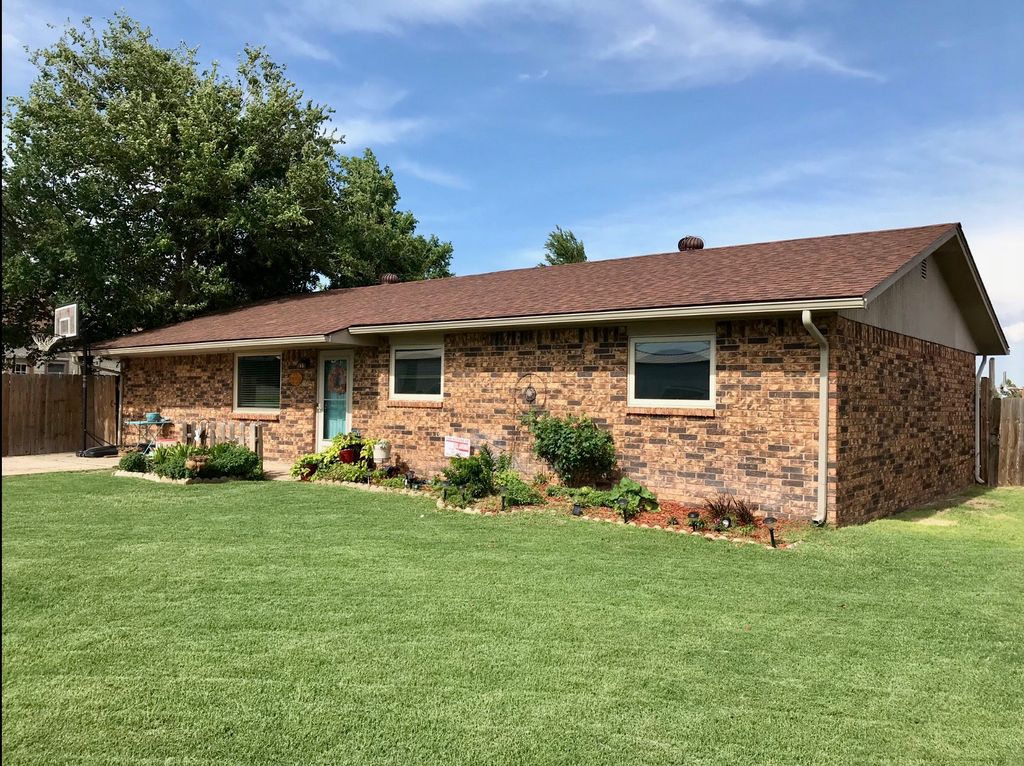 510 S Edmond St, Shattuck, OK 4 Bed, 3 Bath SingleFamily Home 52