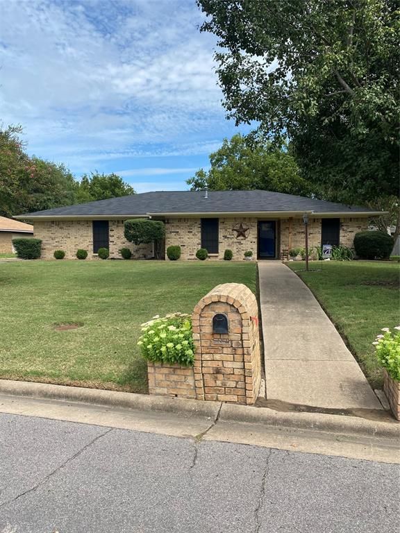10405 Oak Creek Dr, Greenville, TX 75402 4 Bed, 2 Bath SingleFamily