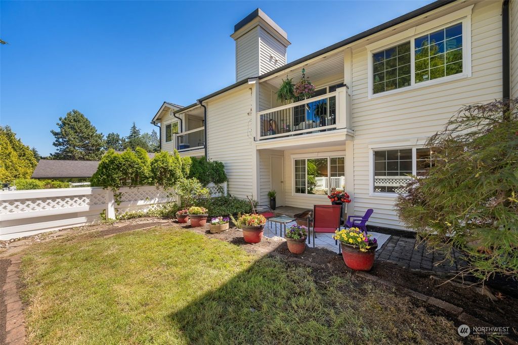 12404 E Gibson Road #B105, Everett, WA 98204