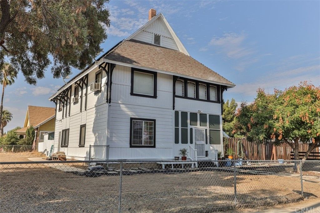184 W 2nd St, Rialto, CA 92376
