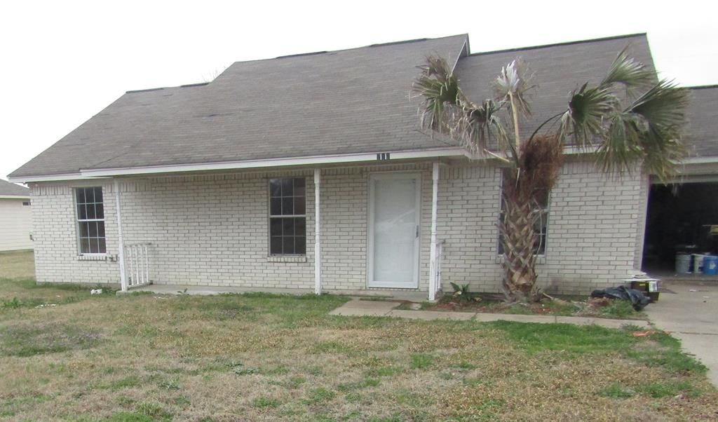 210 Windjammer Rd, Gun Barrel City, TX 75156