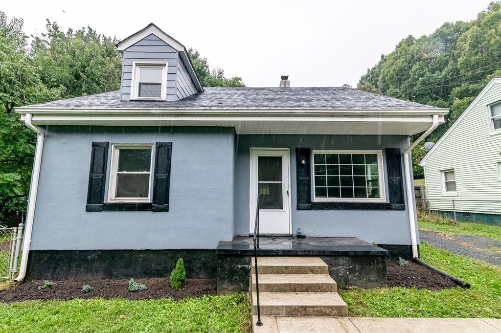 2620 Mayflower Dr, Lynchburg, VA 24501