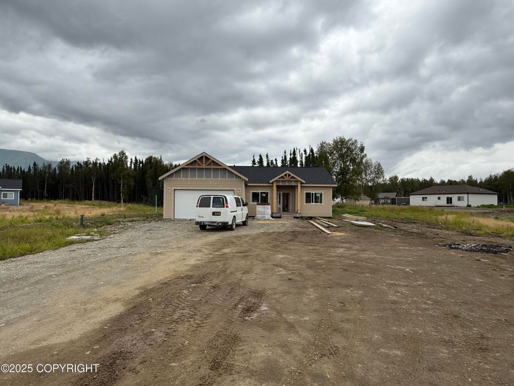 635 W  Woodstar Dr, Wasilla, AK 99654