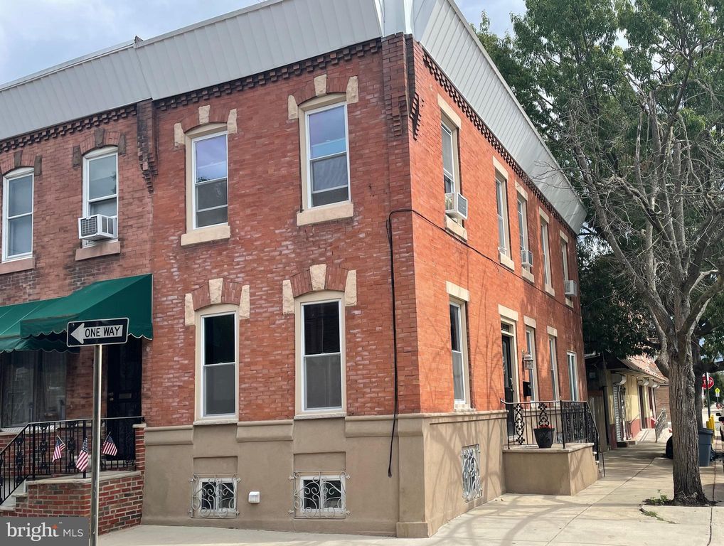 2455 S Woodstock St, Philadelphia, PA 19145
