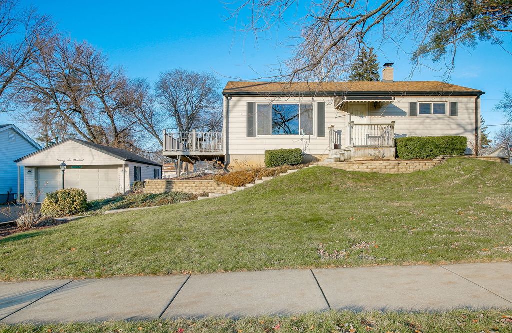 2600 Burlington Ave, Downers Grove, IL 60515