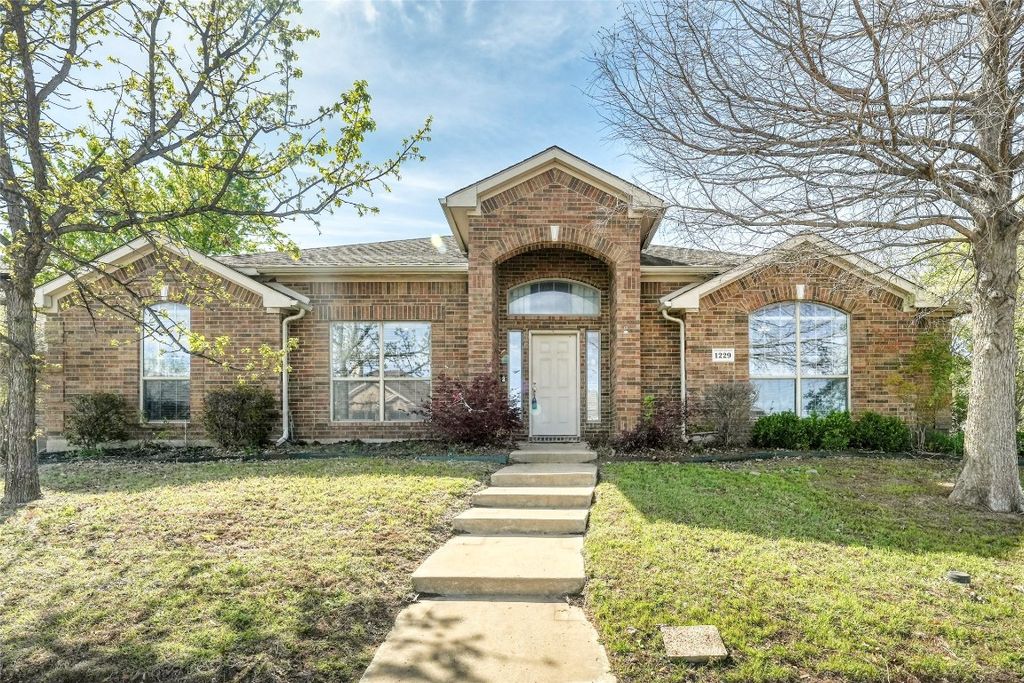 1229 Lost Valley Dr, Royse City, TX 75189