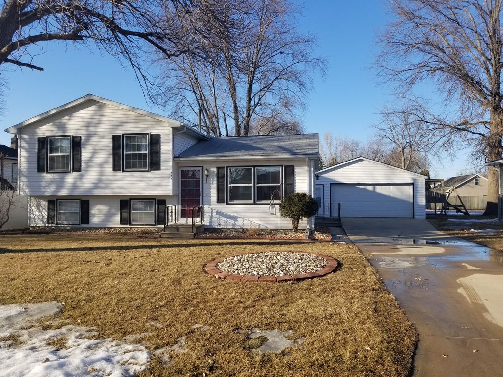 335 Stevens St, Jesup, IA 50648 Trulia
