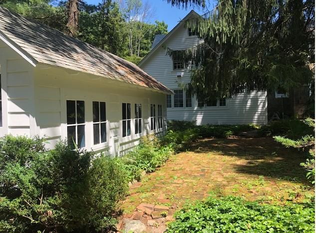 14 Chestnut Hill Rd, Stamford, CT 06903