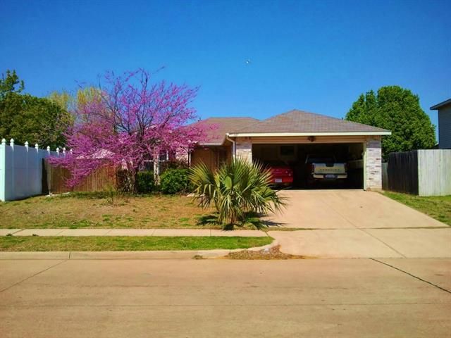 907 Kendall Dr, Arlington, TX 76001