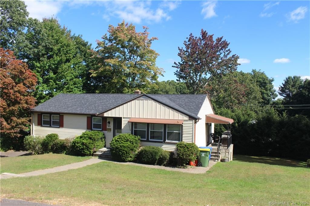 215 Bamford Ave, Waterbury, CT 06708