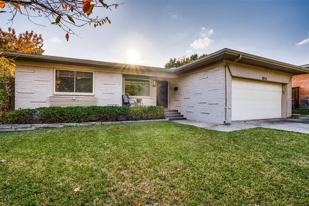 9718 Twin Creek Dr, Dallas, TX 75228