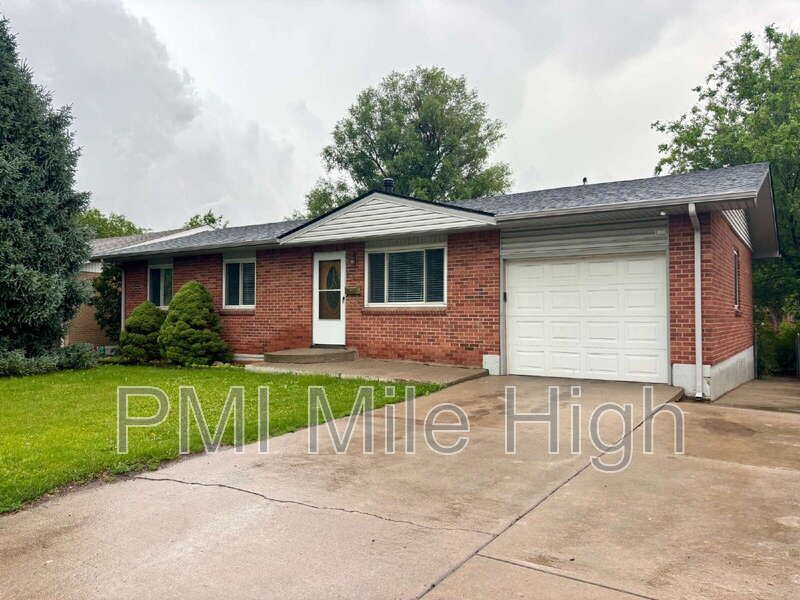 127 17th Ave, Longmont, CO 80501