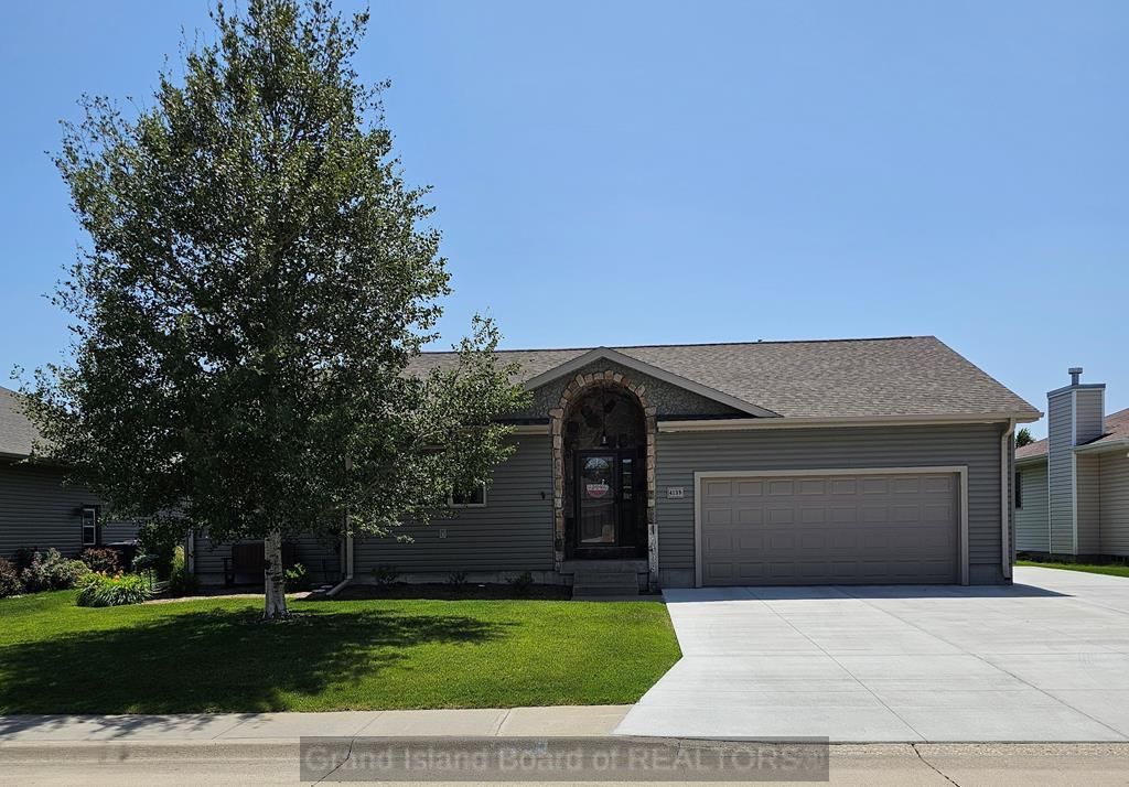 4139 Allen Ave, Grand Island, NE 68803