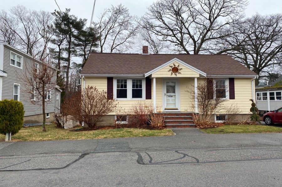 20 Hillside Ave, Beverly, MA 01915