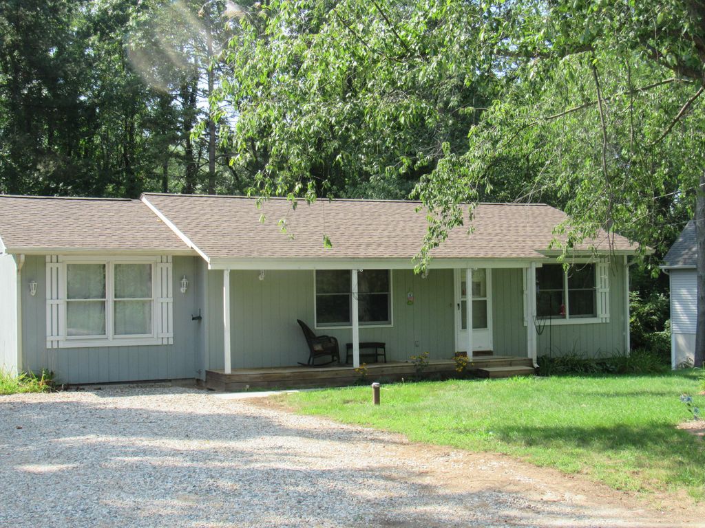 11114 Hillside Dr, Jerome, MI 49249
