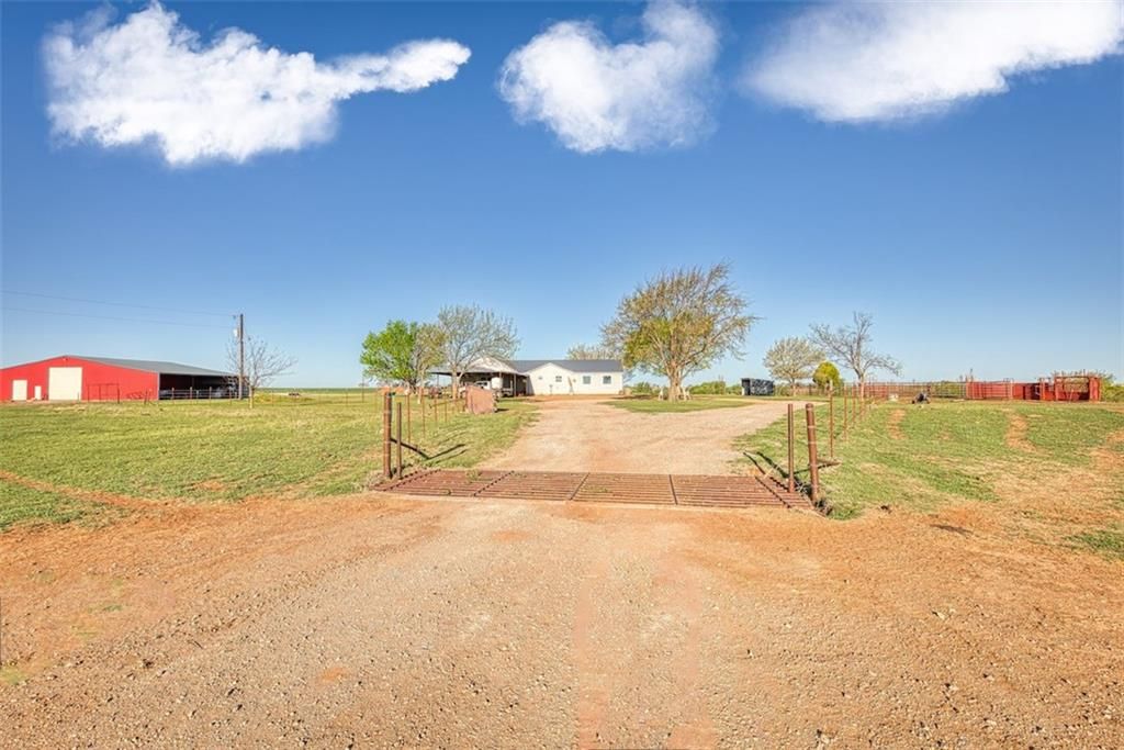 12873 N 2060th Rd, Sentinel, OK 73664