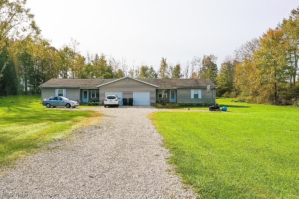 8744-8746 Cable Line Rd, Ravenna, OH 44266