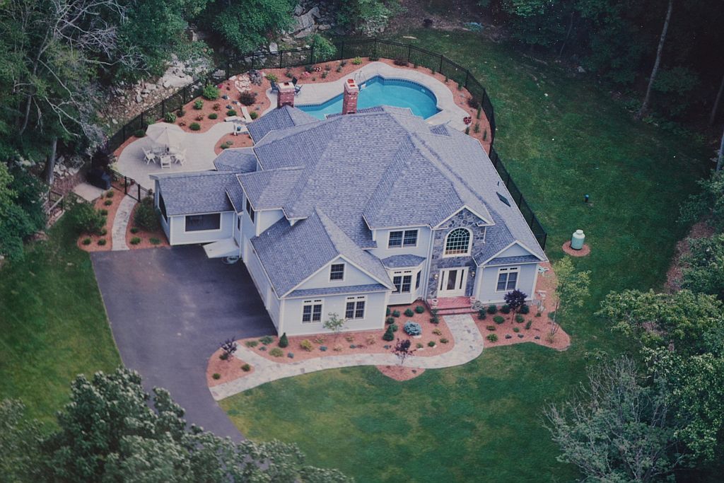 67 Catbrier Rd, Weston, CT 06883