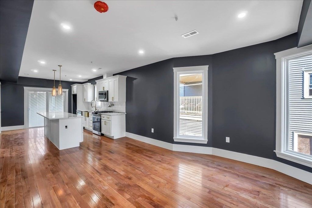 567 Park St #2, Dorchester Center, MA 02124