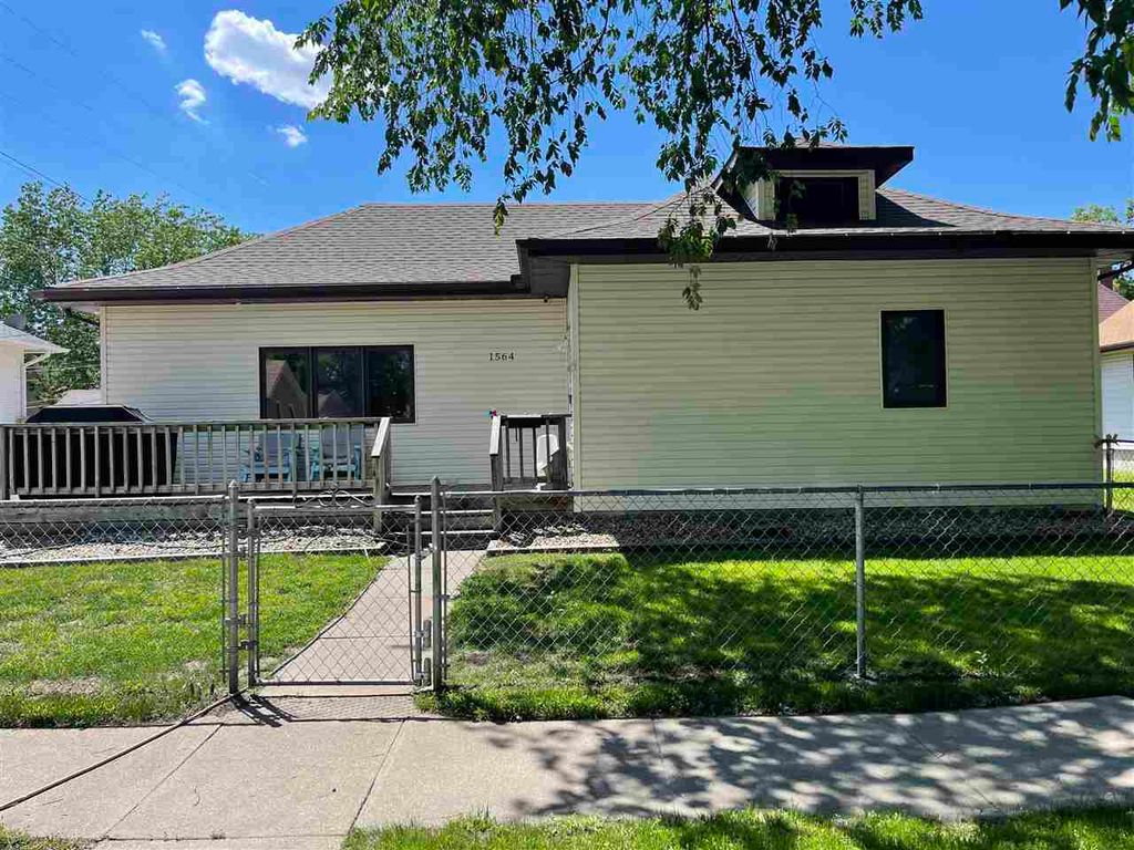 1564 29th Ave, Columbus, NE 68601