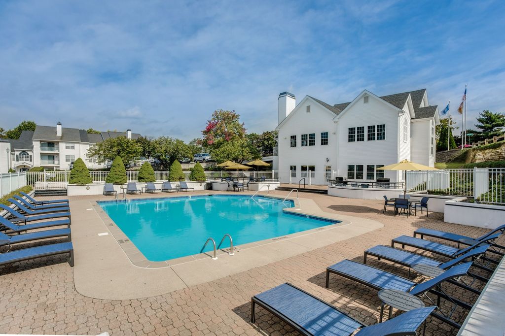 100 Town Rdg, Middletown, CT 06457