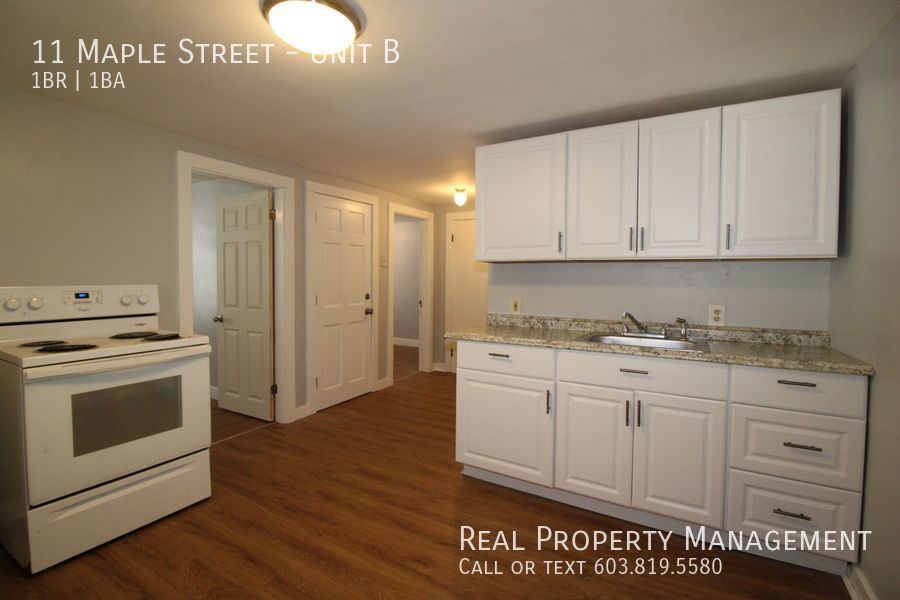 11 Maple St #B, Rochester, NH 03867
