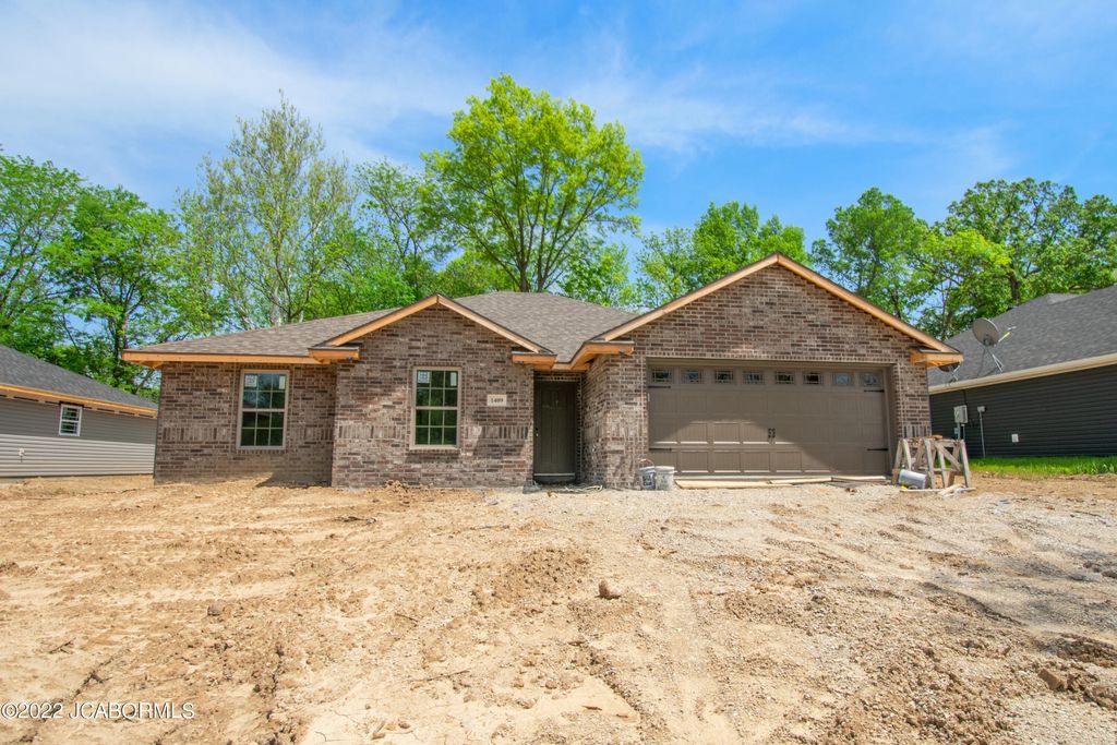 1409 Biscayne Dr, Jefferson City, MO 65109