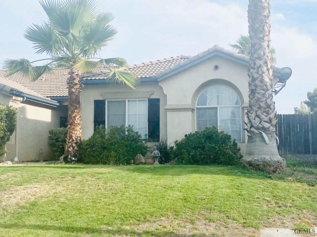 6100 Bay Club Ct, Bakersfield, CA 93312