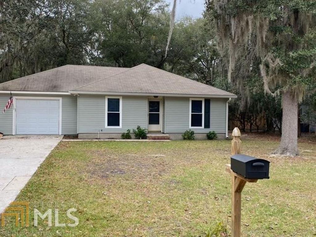 306 Faye Ct, Saint Marys, GA 31558