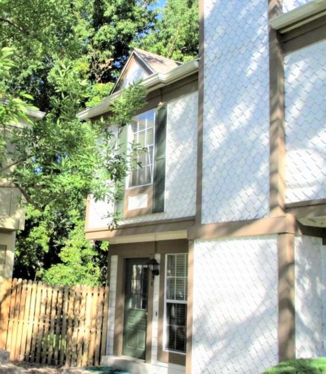 1811 S Quebec Way, Denver, CO 80231