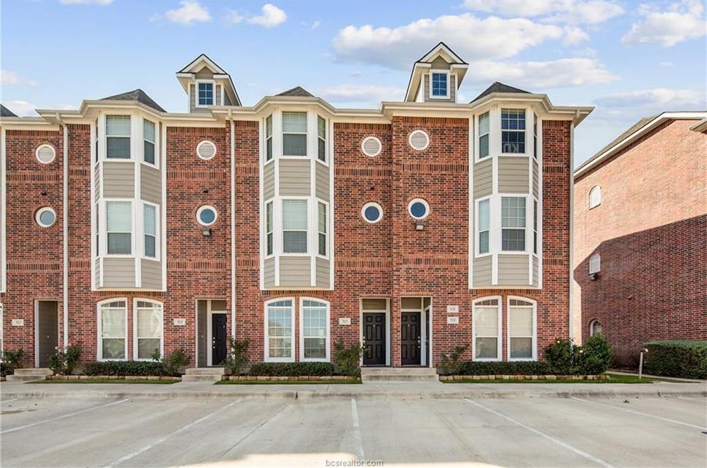 1198 Jones Butler Rd #707, College Station, TX 77840