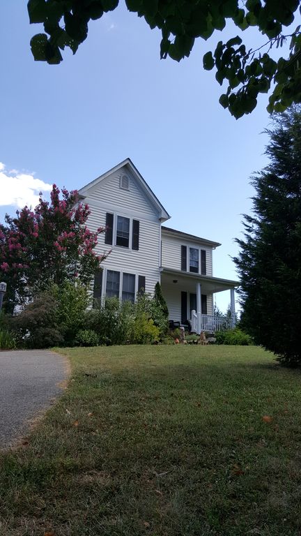 3800 Keagy Rd SW, Roanoke, VA 24018