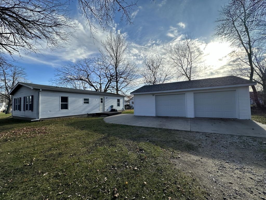 321 1st St, Watervliet, MI 49098 Trulia