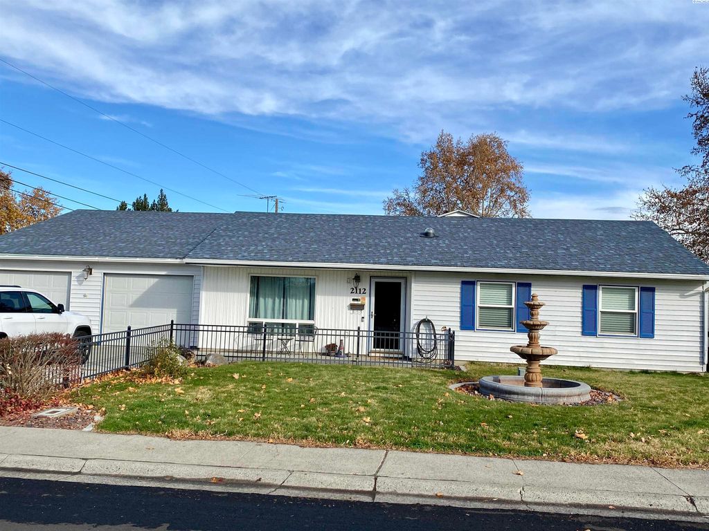 2112 Lee Blvd, Richland, WA 99352