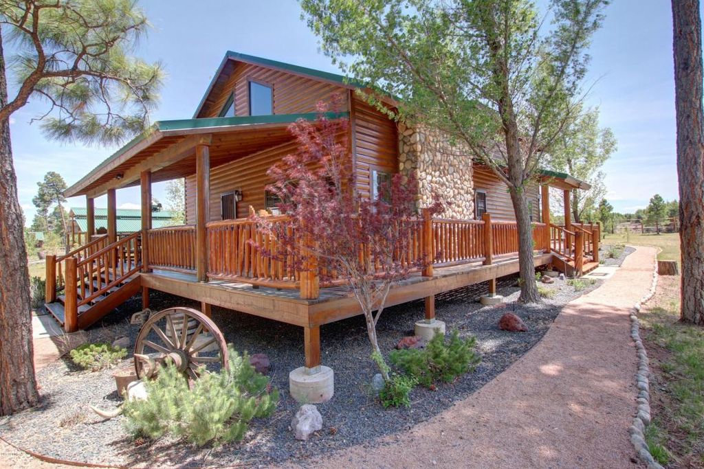 2295 Bison Ranch Trl, Overgaard, AZ 3 Bed, 3 Bath SingleFamily Home