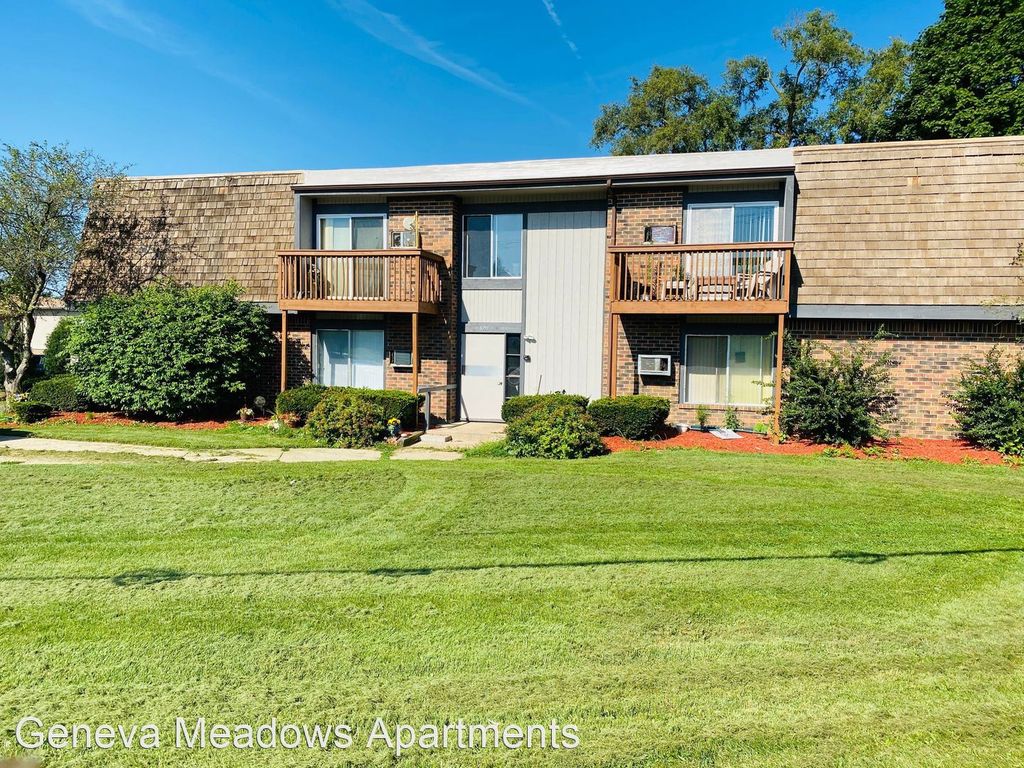 1086 S Wells St #4, Lake Geneva, WI 53147