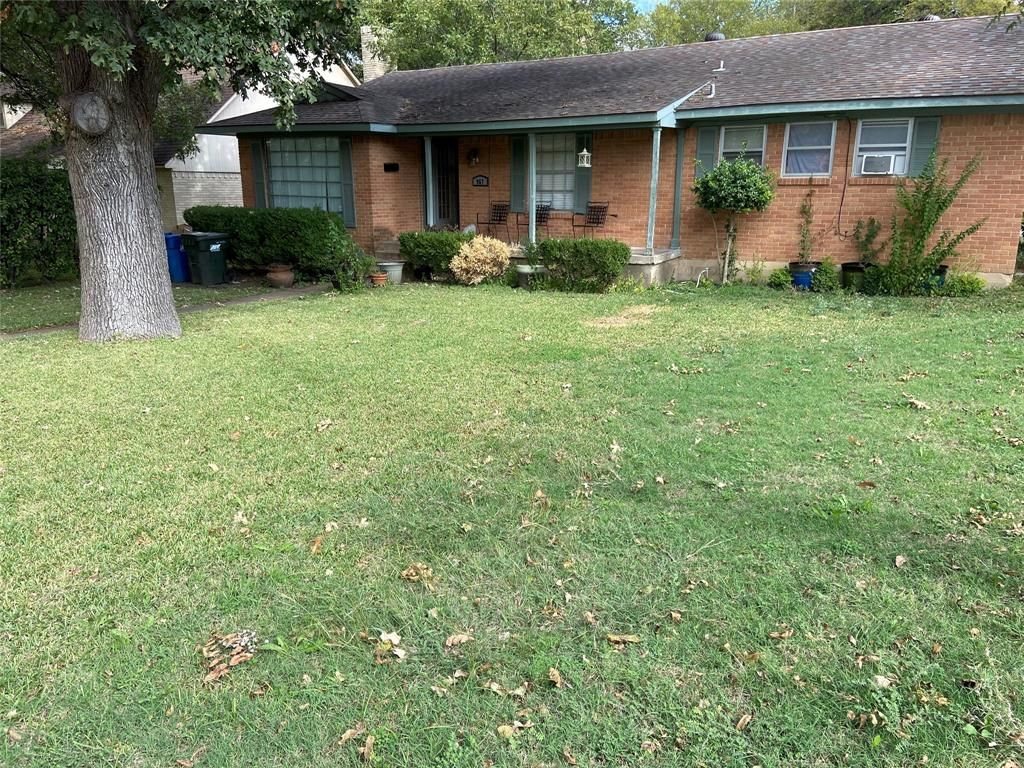 967 W Valley Ridge Dr, Desoto, TX 75115