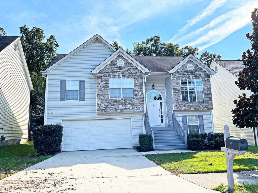 1158 Saint Phillips Ct, Locust Grove, GA 30248
