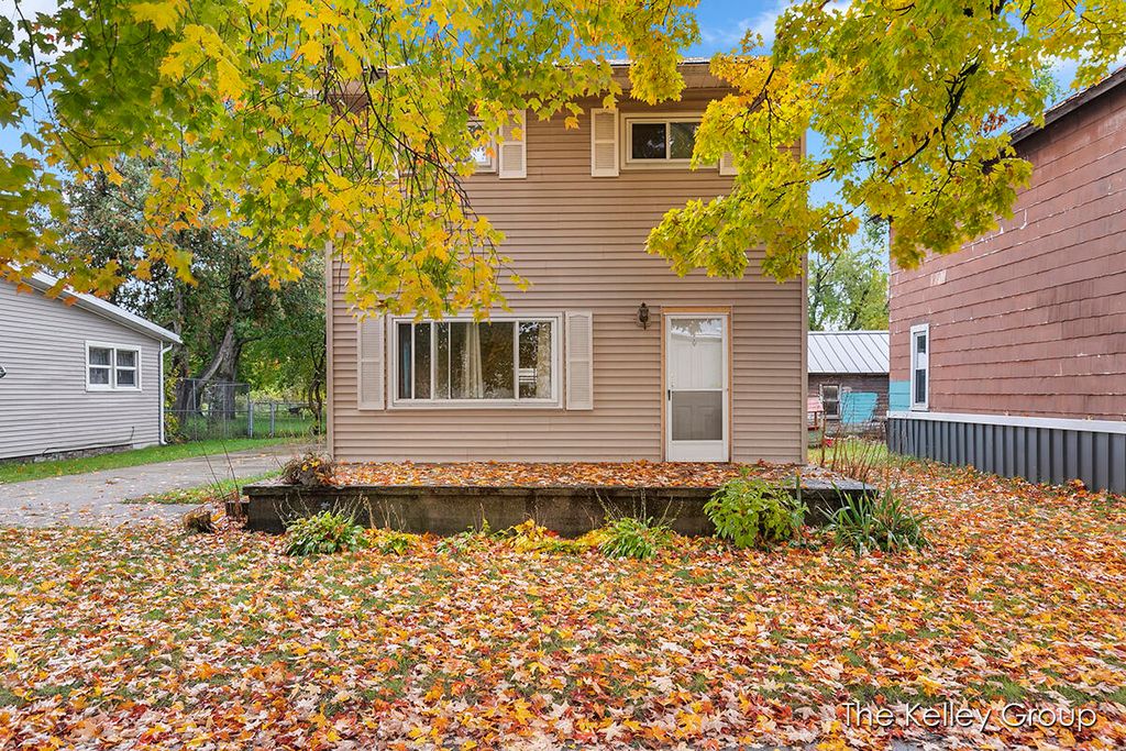 408 E Shaw St, Howard City, MI 49329 Trulia