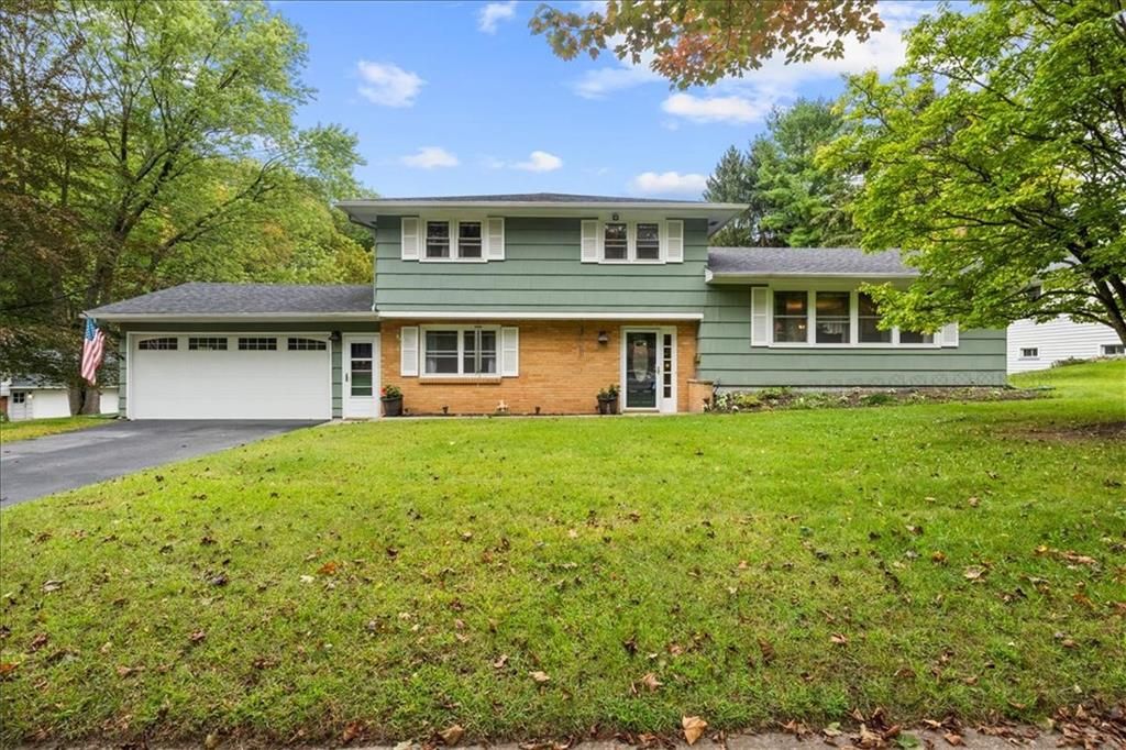 320 Larkspur Ln, Rochester, NY 14622