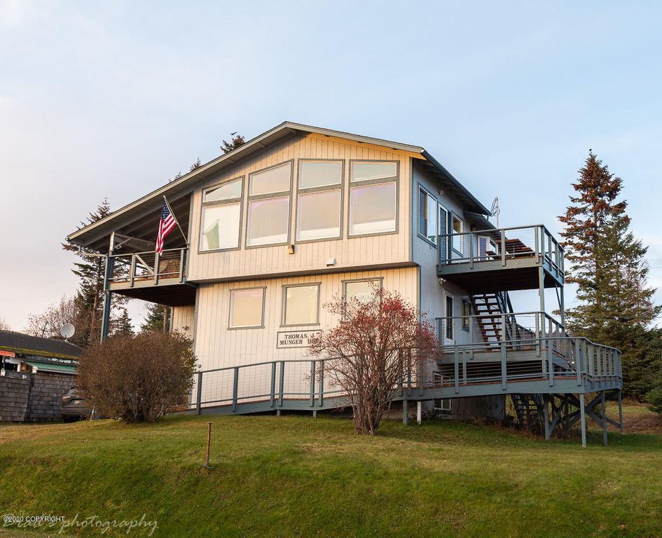 552 Grubstake Ave, Homer, AK 99603