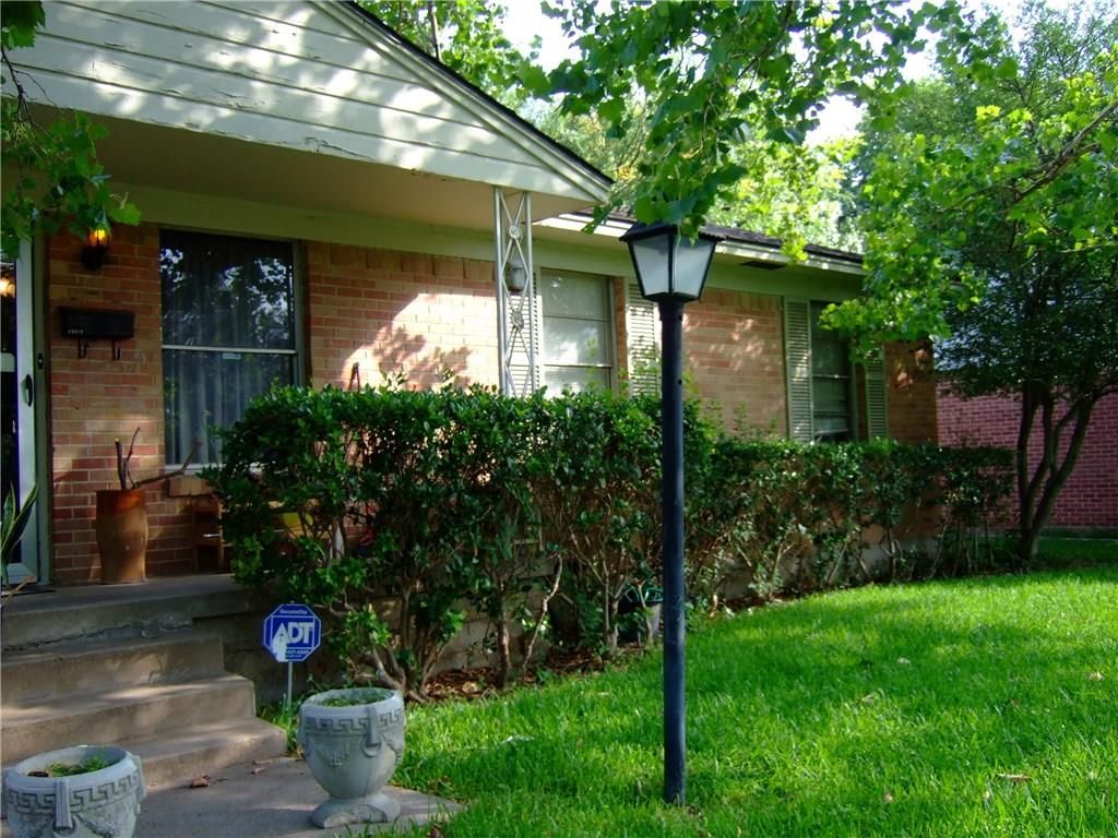 10019 Newcombe Dr, Dallas, TX 75228