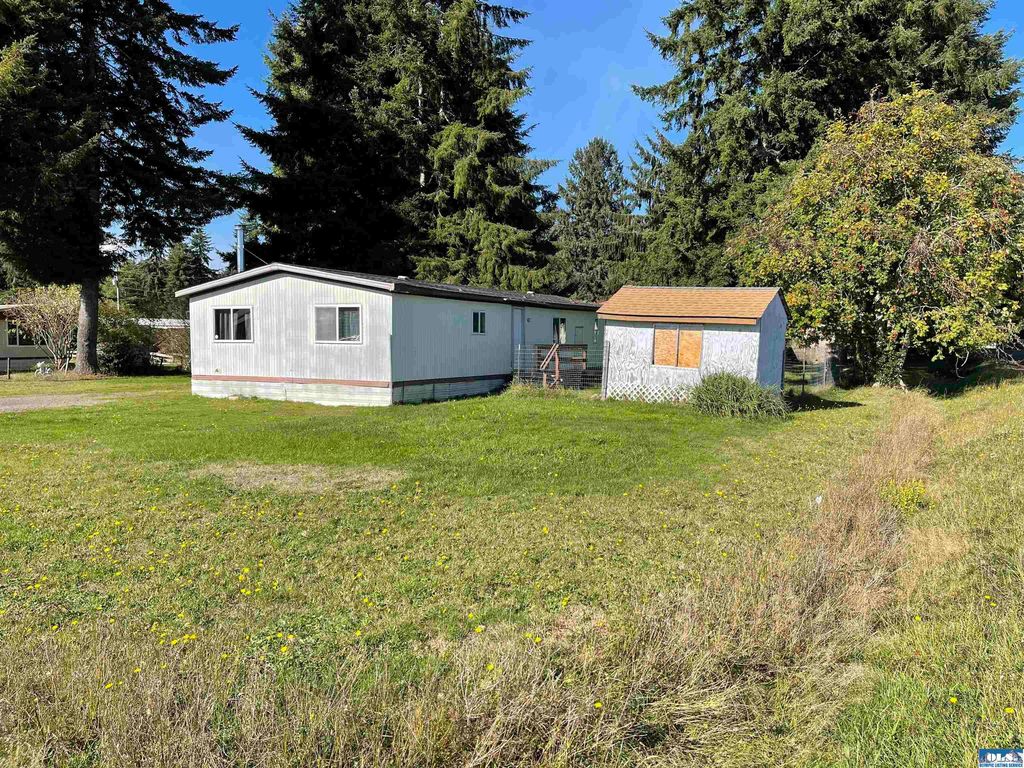 1171 E Wiley St, Forks, WA 98331