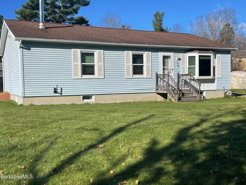 3 Jones Ave, Pittsfield, MA 01201