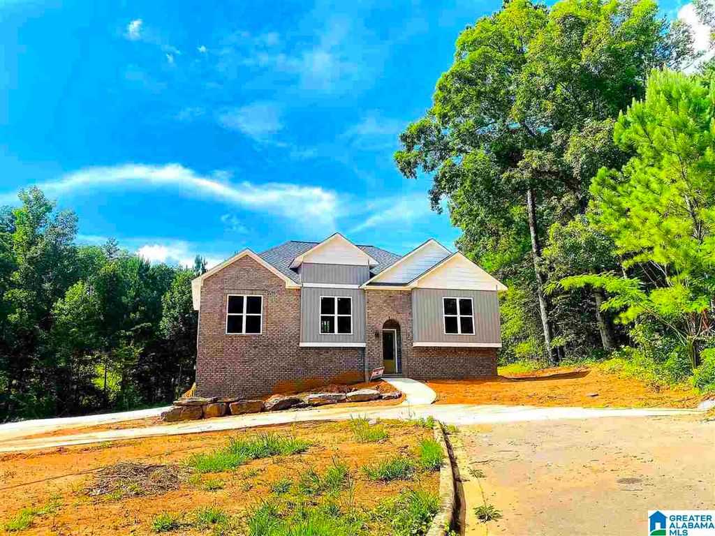 8418 Trails End Ln, Trussville, AL 35173