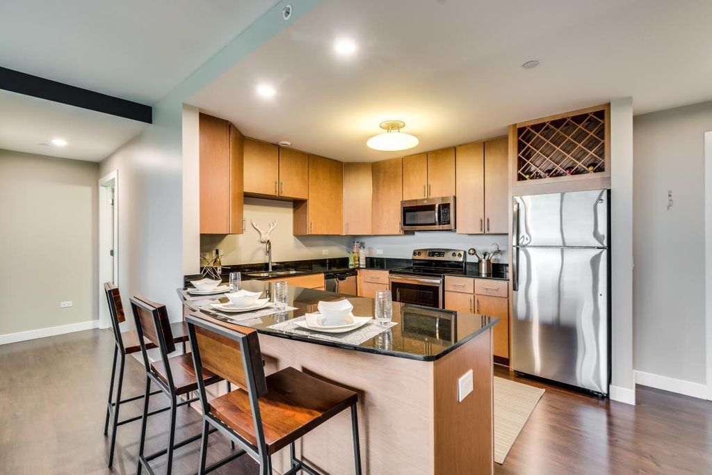 3400 W Stonegate Blvd, Arlington Heights, IL 60005